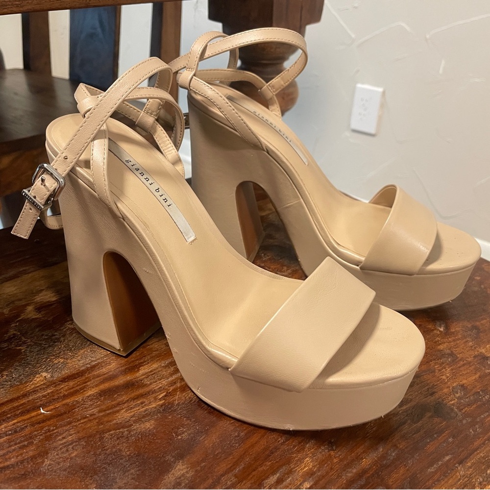 Gianni Bini Tan Platform Heels